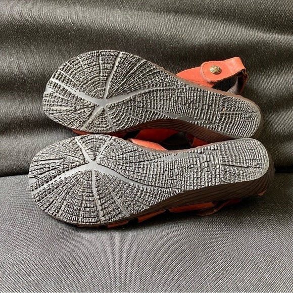 Born Kates Womens Red Leather Strappy Gladiator Low Wedge Sandals Shoes Boho 9 - Picture 5 of 8